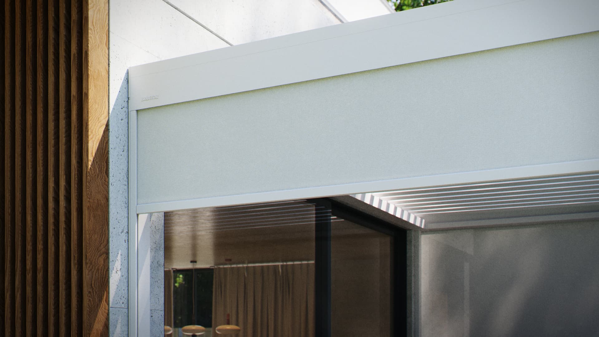 Close‑up van het bovenste frame van een aluminium pergola aan de woning, met een deel van het lamellendak zichtbaar op de achtergrond.